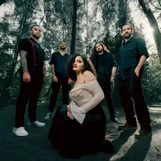 聆聽 Moths、觀看音樂影片、閱讀小傳、查看巡演日期等！