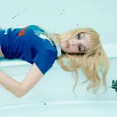 聆聽 Sam Quealy、觀看音樂影片、閱讀小傳、查看巡演日期等！