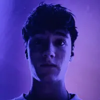 undefined dinle, müzik videolarını izle, biyografisini oku, tur tarihlerini ve daha fazlasını gör!