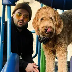 Hör dir max & i an, schau dir Musikvideos an, lies die Biografie, finde Tourdaten und mehr!