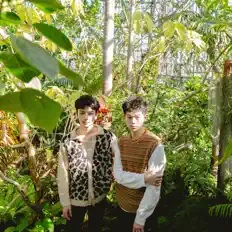 聆聽 Satylus、觀看音樂影片、閱讀小傳、查看巡演日期等！