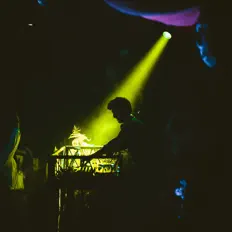 Ακούστε περιεχόμενο από Rivière Salée, παρακολουθήστε μουσικά βίντεο, διαβάστε το βιογραφικό, δείτε ημερομηνίες περιοδείας, και πολλά ακόμη!