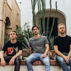 收听 Blue Honey、观看音乐视频、阅读小传、查看巡演日期等 ！