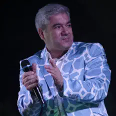 聆聽 Elman Music、觀看音樂影片、閱讀小傳、查看巡演日期等！