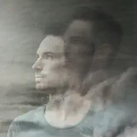 undefined을(를) 듣고, 뮤직 비디오를 보고, 약력을 읽고, 투어 일정 등을 확인하세요!