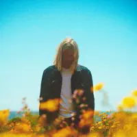 Escucha a undefined, mira videos musicales, lee su biografía, consulta las fechas de las gira y más.