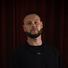 Ascolta Zomb, guarda video musicali, leggi la biografia, vedi le date del tour & altro!