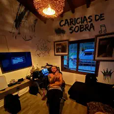 Frank “El Santo"を聴いたり、ミュージックビデオを鑑賞したり、経歴やツアー日程などを確認したりしましょう！