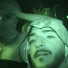 Ozel सुनें, म्यूज़िक वीडियो देखें, बायो पढ़ें, दौरे की तारीखें और बहुत कुछ देखें!