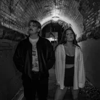 Ouça undefined, assista a videoclipes, leia a biografia, veja as datas das turnês e mais!