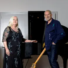 Ascolta Anam Danu, guarda video musicali, leggi la biografia, vedi le date del tour & altro!