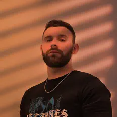 Escucha a Ikonik, mira vídeos musicales, lee la biografía, consulta fechas de giras y mucho más.