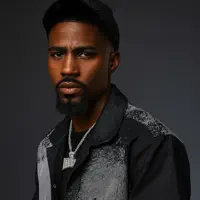 Ascolta undefined, guarda video musicali, leggi la biografia, vedi le date del tour & altro!