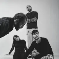 Ascolta undefined, guarda video musicali, leggi la biografia, vedi le date del tour & altro!