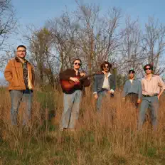 Escucha a Yacht Birds, mira vídeos musicales, lee la biografía, consulta fechas de giras y mucho más.