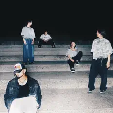 聆聽 sunsetinfall、觀看音樂影片、閱讀小傳、查看巡演日期等！