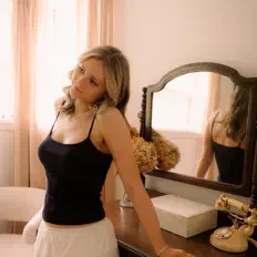 收听 Amanda Rose Phifer、观看音乐视频、阅读小传、查看巡演日期等 ！