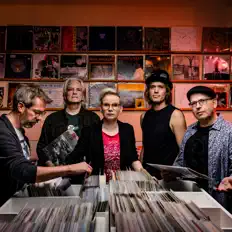 Listen to Vinyls in a suitcase, watch music videos, read bio, see tour dates & more!