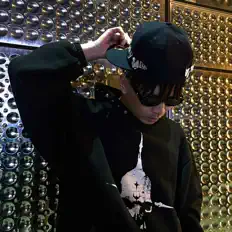 Hör dir H¥pe-G an, schau dir Musikvideos an, lies die Biografie, finde Tourdaten und mehr!