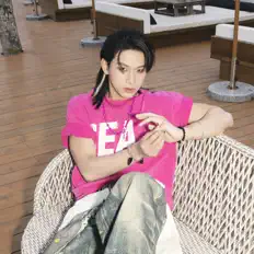 Listen to YAOCHEN, watch music videos, read bio, see tour dates & more!