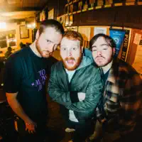 聆聽 undefined、觀看音樂影片、閱讀小傳、查看巡演日期等！