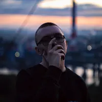 Escucha a undefined, mira videos musicales, lee su biografía, consulta las fechas de las gira y más.