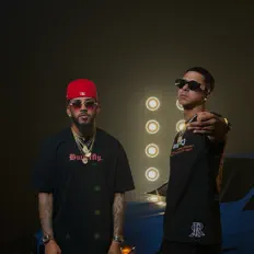Ascolta Los Aliens, guarda video musicali, leggi la biografia, vedi le date del tour & altro!