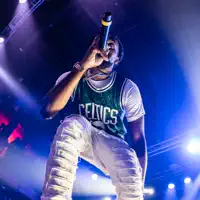 Escucha a undefined, mira videos musicales, lee su biografía, consulta las fechas de las gira y más.