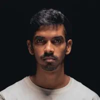 Hör dir undefined an, schau dir Musikvideos an, lies die Biografie, finde Tourdaten und mehr!