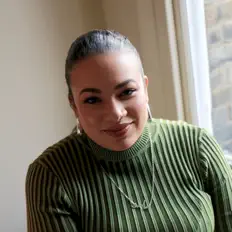 Ouve Paris Cesvette, vê vídeos de música, lê a biografia, vê as datas da digressão e muito mais!