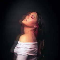 TAYYLS을(를) 듣고, 뮤직 비디오를 보고, 약력을 읽고, 투어 일정 등을 확인하세요!