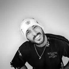 Luister naar Xxmorrison, bekijk muziekvideo's, lees de bio, bekijk de tourdata, en meer!