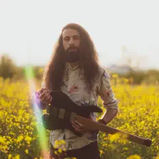 Dengarkan LUCA, tonton video musik, baca bio, lihat tanggal tur & lainnya!