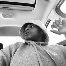 Chesz सुनें, म्यूज़िक वीडियो देखें, बायो पढ़ें, दौरे की तारीखें और बहुत कुछ देखें!