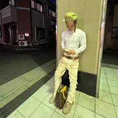 Escucha a 81, mira videos musicales, lee su biografía, consulta las fechas de las gira y más.