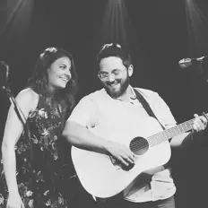 Hör dir Jonathan Peyton an, schau dir Musikvideos an, lies die Biografie, finde Tourdaten und mehr!