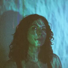 Feisty Heart을(를) 듣고, 뮤직 비디오를 보고, 약력을 읽고, 투어 일정 등을 확인하세요!