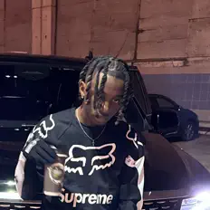 Hör dir Lotti1k an, schau dir Musikvideos an, lies die Biografie, finde Tourdaten und mehr!