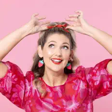 Music with Michalを聴いたり、ミュージックビデオを鑑賞したり、経歴やツアー日程などを確認したりしましょう！