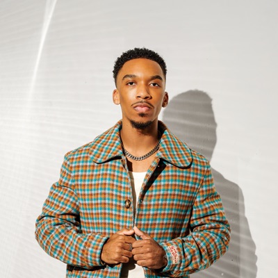 Listen to Isaiah Roberts, watch music videos, read bio, see tour dates & more!