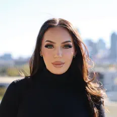Dengarkan Michelle Benedek, tonton video musik, baca bio, lihat tanggal tur & lainnya!