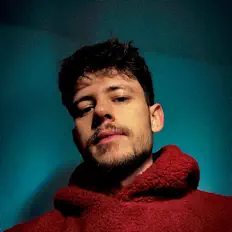 Poslechněte si interpreta Max Hyde, sledujte hudební videa, přečtěte si životopis, podívejte se na data turné a další informace.