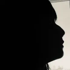Haillyを聴いたり、ミュージックビデオを鑑賞したり、経歴やツアー日程などを確認したりしましょう！