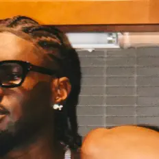 Ascolta verse!, guarda video musicali, leggi la biografia, vedi le date del tour & altro!