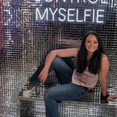 Ακούστε περιεχόμενο από Brandiwyne, παρακολουθήστε μουσικά βίντεο, διαβάστε το βιογραφικό, δείτε ημερομηνίες περιοδείας, και πολλά ακόμη!