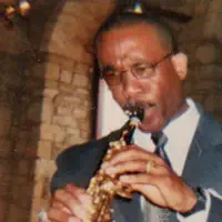 Escucha a undefined, mira videos musicales, lee su biografía, consulta las fechas de las gira y más.