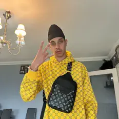 Ascolta Trippie Drip, guarda video musicali, leggi la biografia, vedi le date del tour & altro!