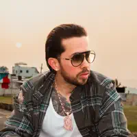 Ouve undefined, vê vídeos de música, lê a biografia, vê as datas da digressão e muito mais!