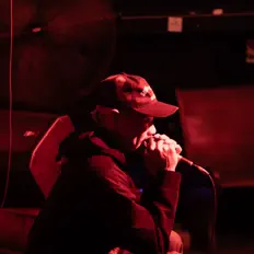 Hör dir Kerzy De Leon an, schau dir Musikvideos an, lies die Biografie, finde Tourdaten und mehr!