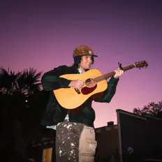 phin을(를) 듣고, 뮤직 비디오를 보고, 약력을 읽고, 투어 일정 등을 확인하세요!